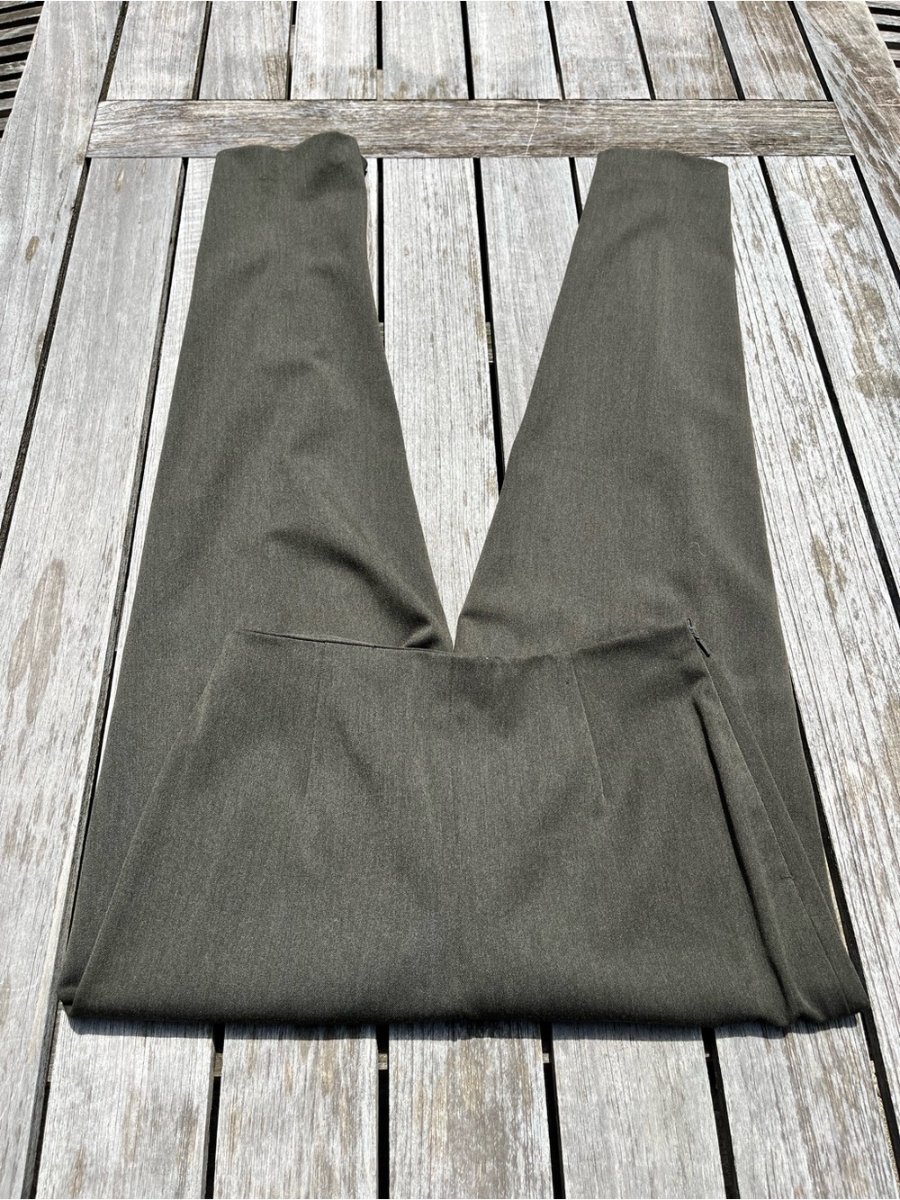 TALBOTS. DARK OLIVE BROWN DRESS PANTS SIZE 4. NWOT. STRAIGHT LEG.